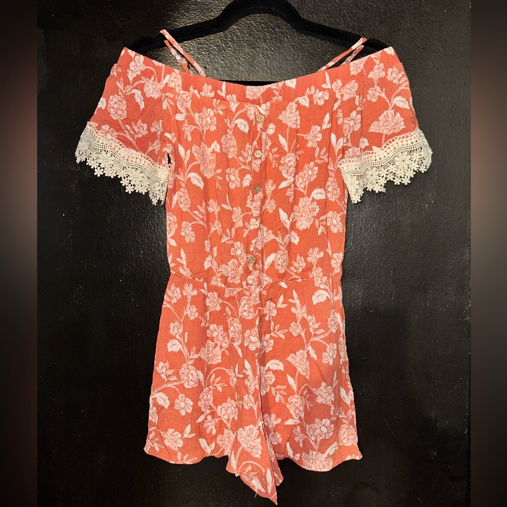 Women’s romper. Floral pattern. Size XS. New